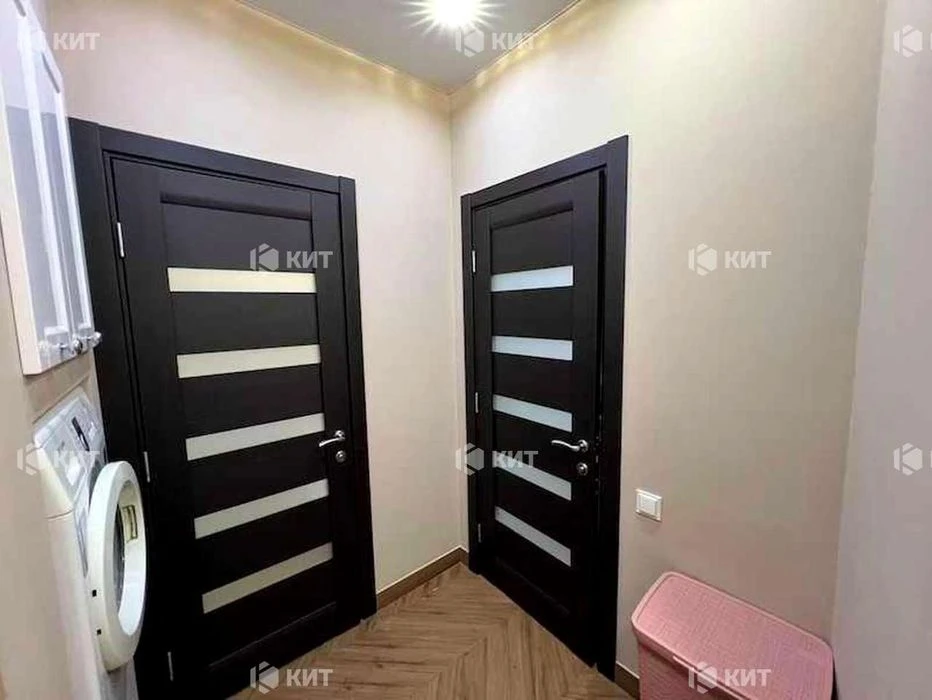 4 rooms, 160m2, Center (18 Lermontovskaya St., Yaroslav the Wise metro station)