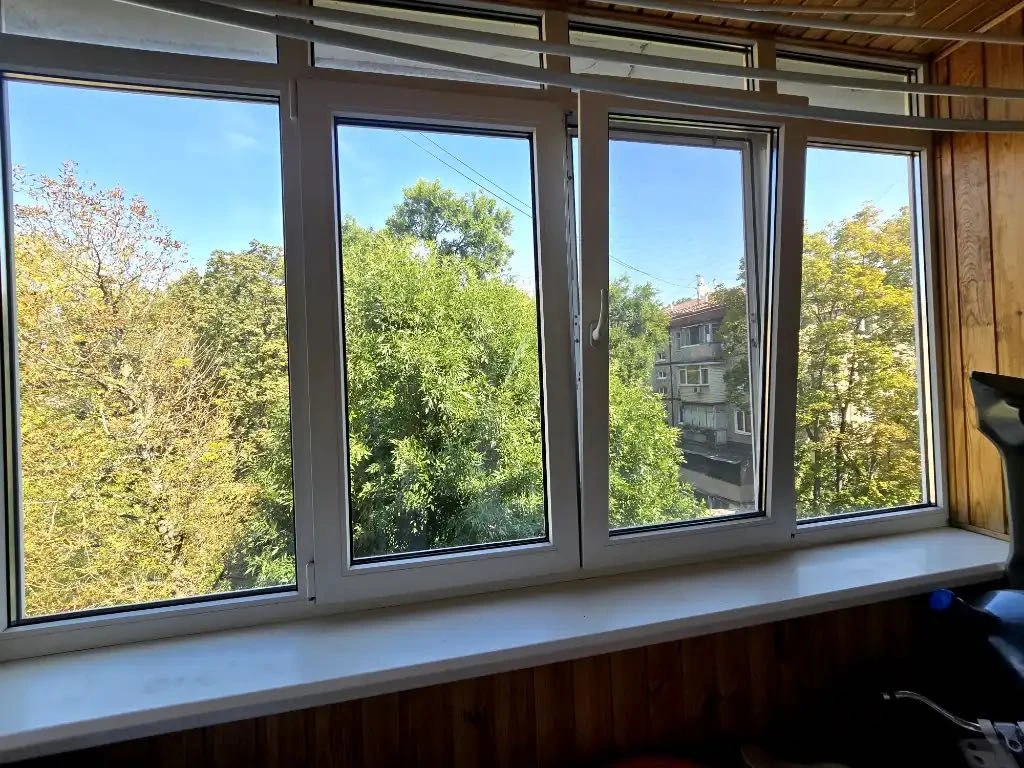 Продам затишну 3-к квартиру пр-т Богдана Хмельницького, 12Г
