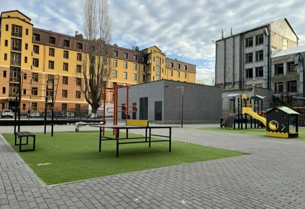 Selling 1-room apartment 40 sq. m. Dniprovska Mriya residential complex. St. S