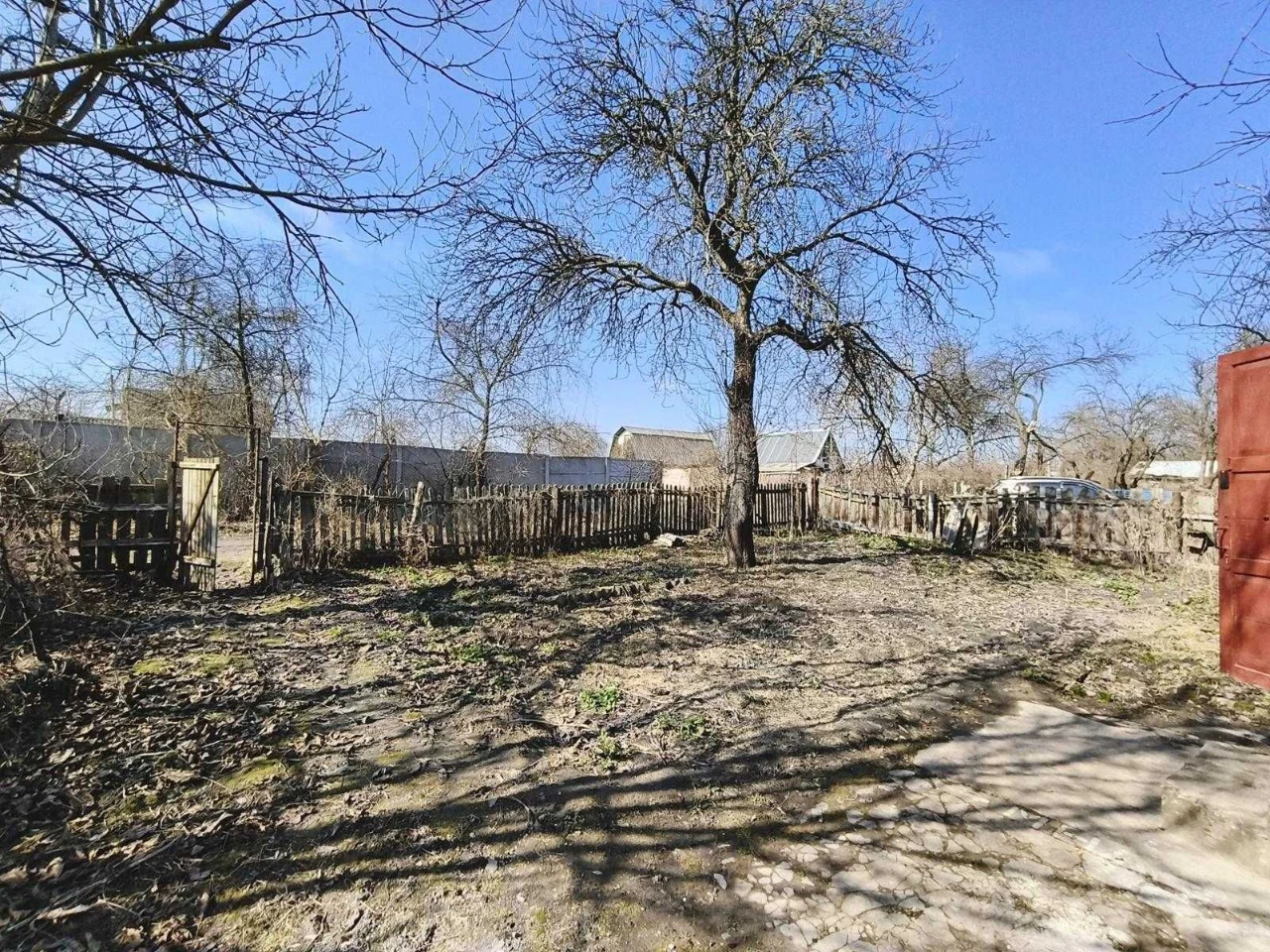 Продам приватизовану дачу у Пролетарському Гаю, біля озера З