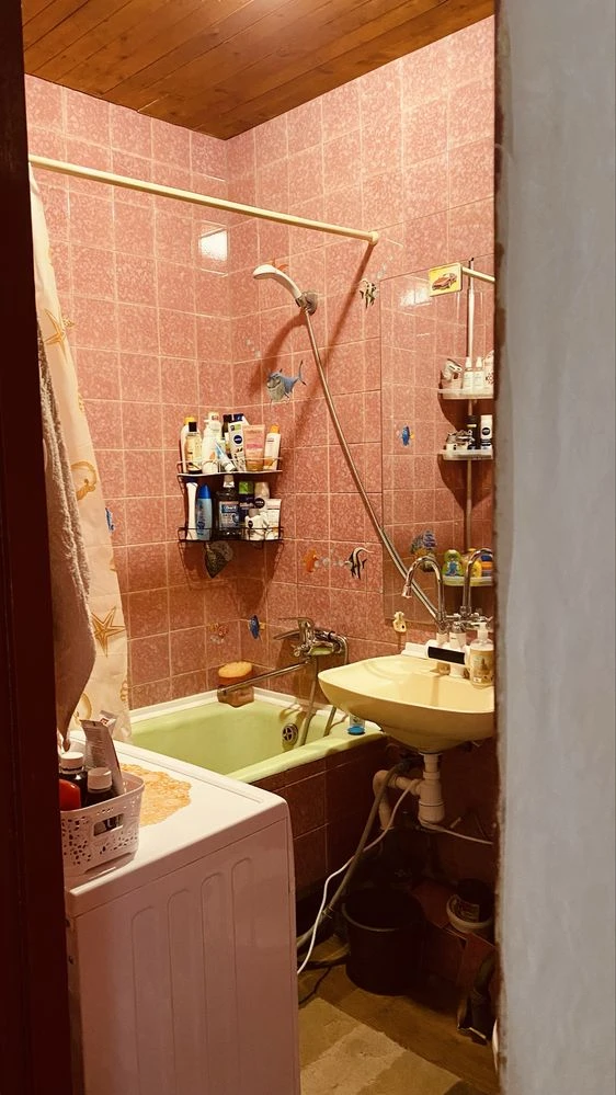 Продам 2 кім.кв. Салтівка, пер. Нескорених та Тракторобудівн