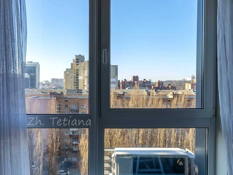 Квартира. Київ, Предславинська вул.
