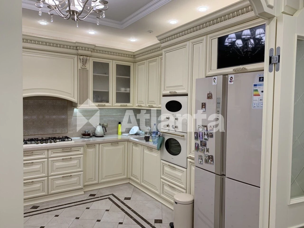 У продажу розкішний 2-поверховий будинок в районі Вузовськог