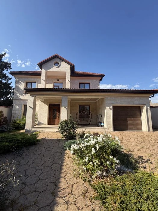 ‼️Продам | Хозяйский дом 240 м² на 5 сотках с подвалом | Кие