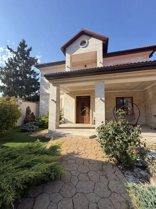 ‼️Продам | Хозяйский дом 240 м² на 5 сотках с подвалом | Кие