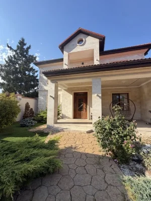 ‼️Продам | Хозяйский дом 240 м² на 5 сотках с подвалом | Кие