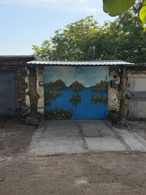 Здам готовий гараж .