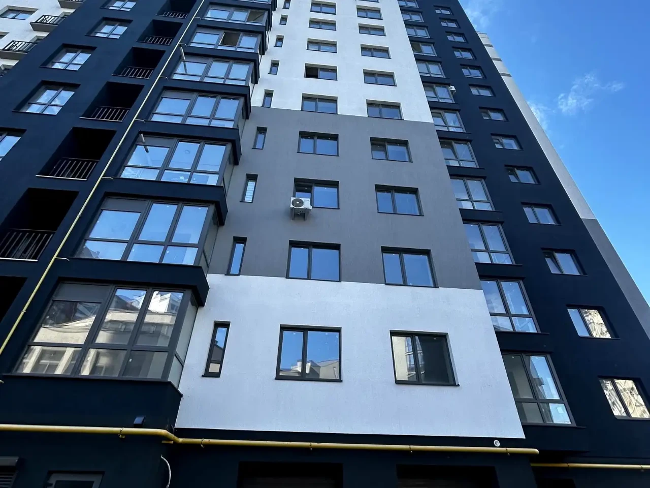 Продаж квартири 3-кімн. 88.6 м² 3/14 пов.