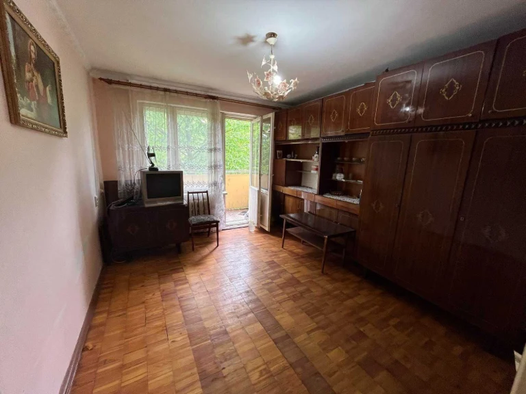 Продаж 1 кім квартири біля озера/парк