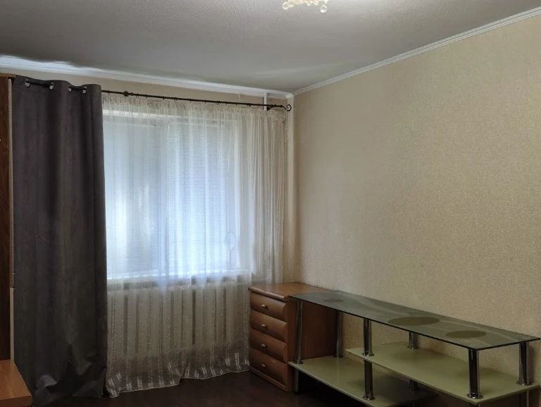 Продам 1 кімнатну квартиру в центрі