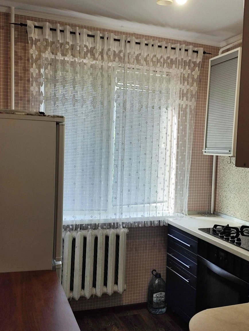 Продам 1 кімнатну квартиру в центрі