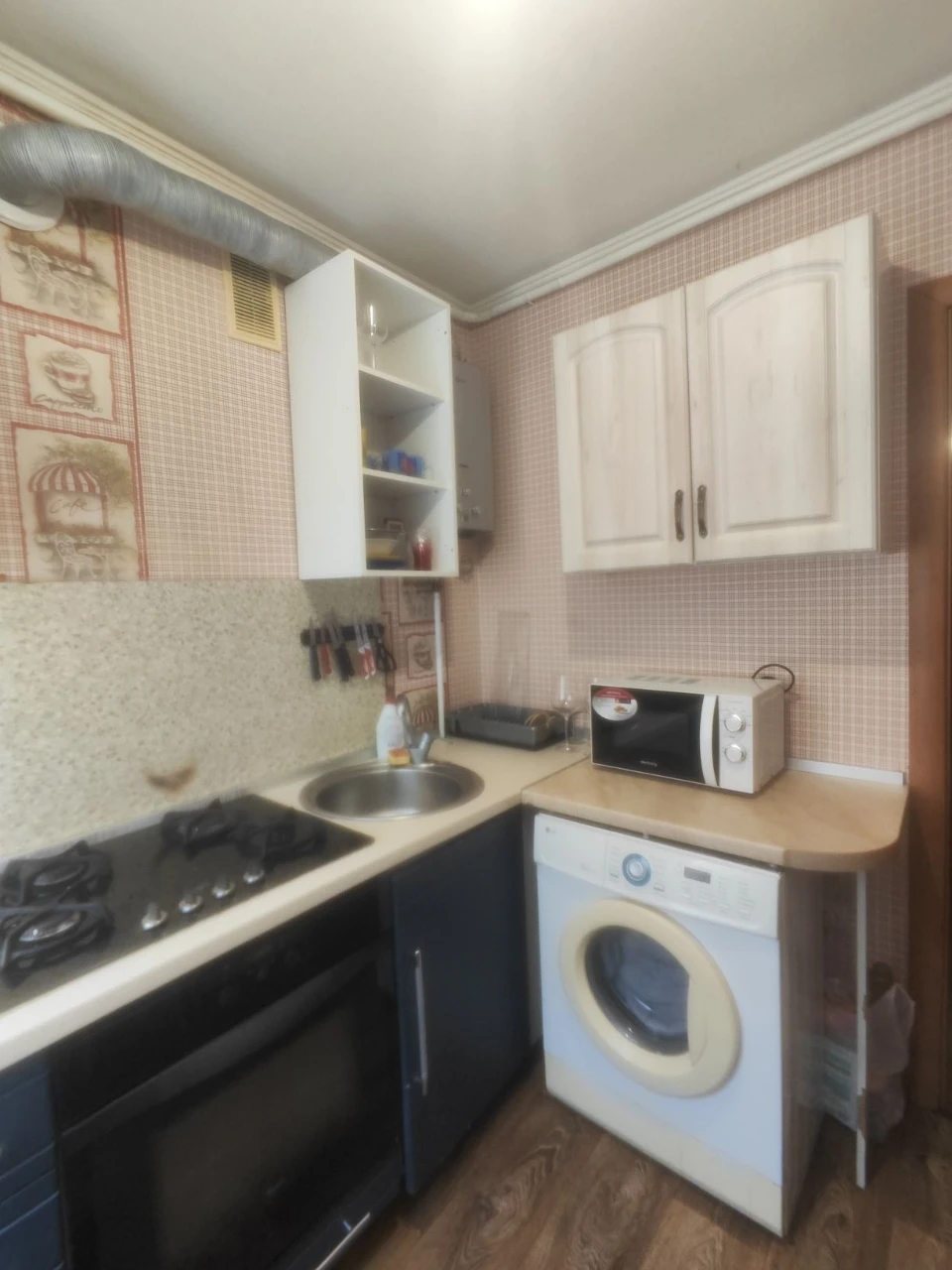 Продам 1 кімнатну квартиру в центрі