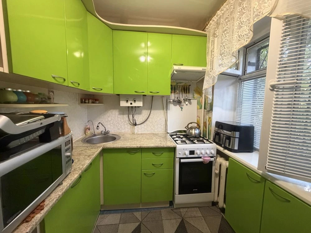 Продажа 3 комнатной квартиры в Корабельном районе