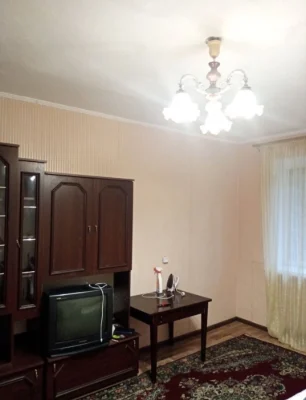 Продаж 1 к/к . ПТЗ , вул .Паркова, район Спорткомплекса Заря