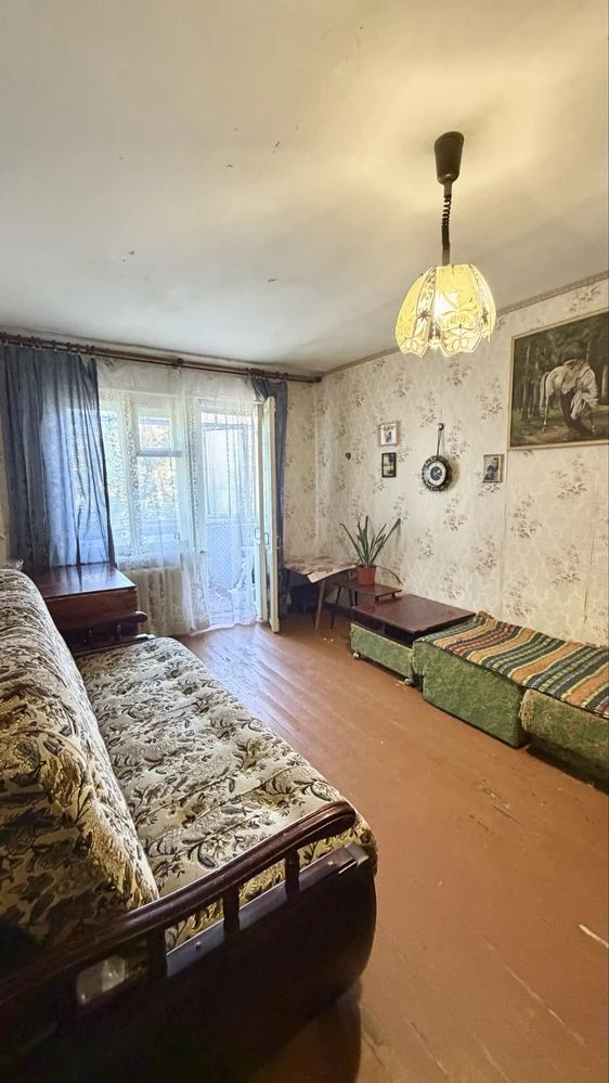 Продается 3-х комнатная квартира в районе Красного моста