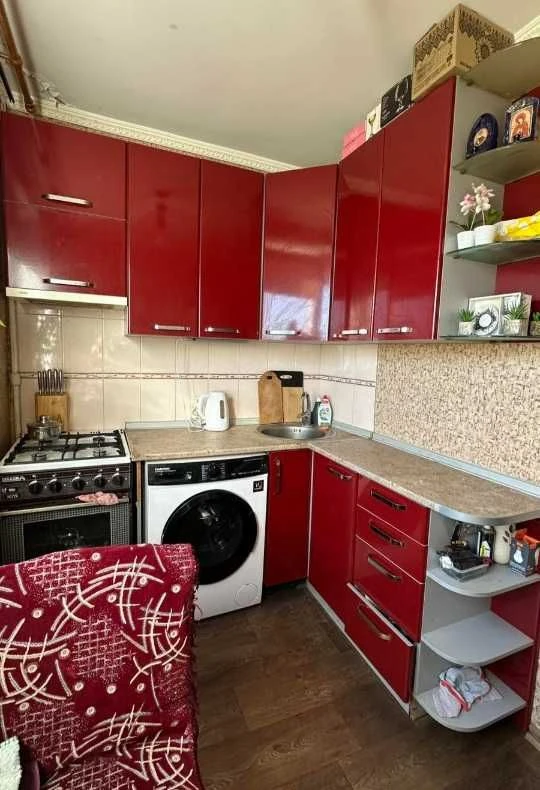 Продам 1 к. Квартиру на Залютіно