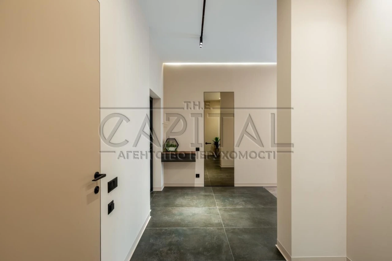 Продаж 2к квартира Антоновича Палац Україна Олімпійська Вели