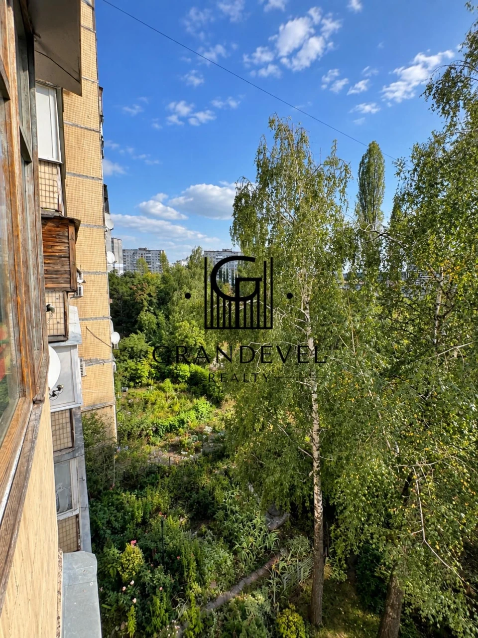 Продаж 2к квартири вул. Деміївська 55, Голосіївська