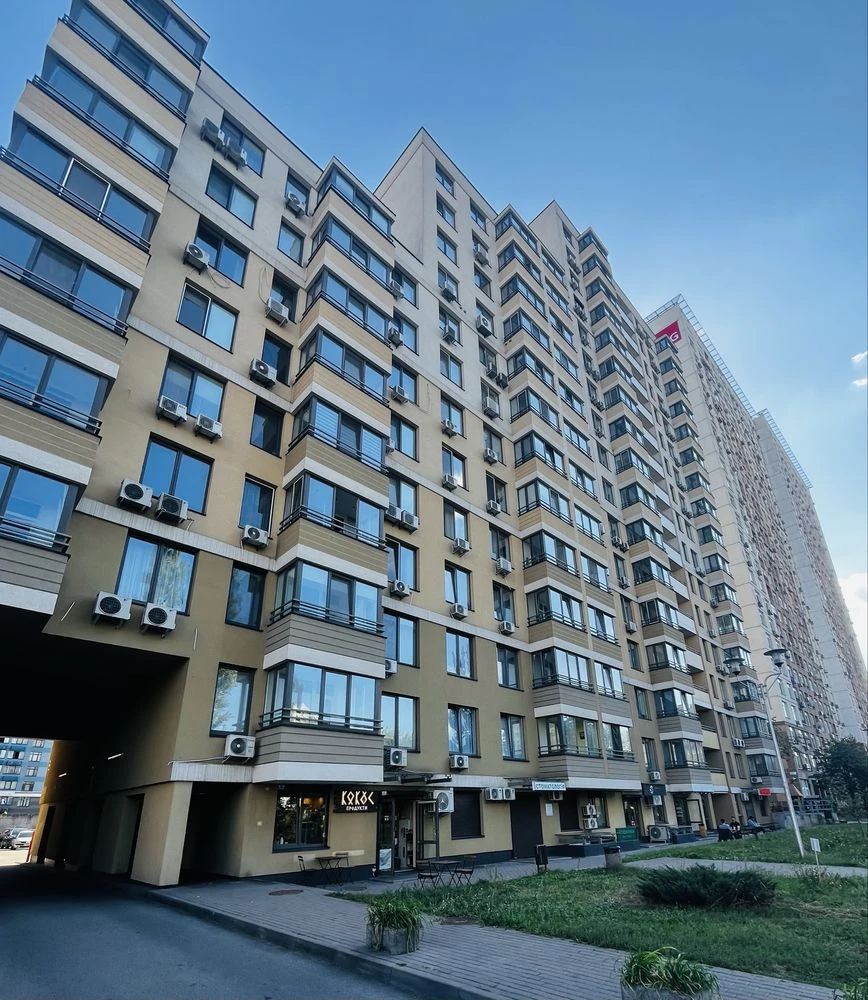 БЕЗ КОМІСІЇ! Продаж просторої 1-кімнатної квартири у будинку