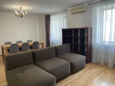 Від власника. метро Олімпійська, 200м, 5 кім.