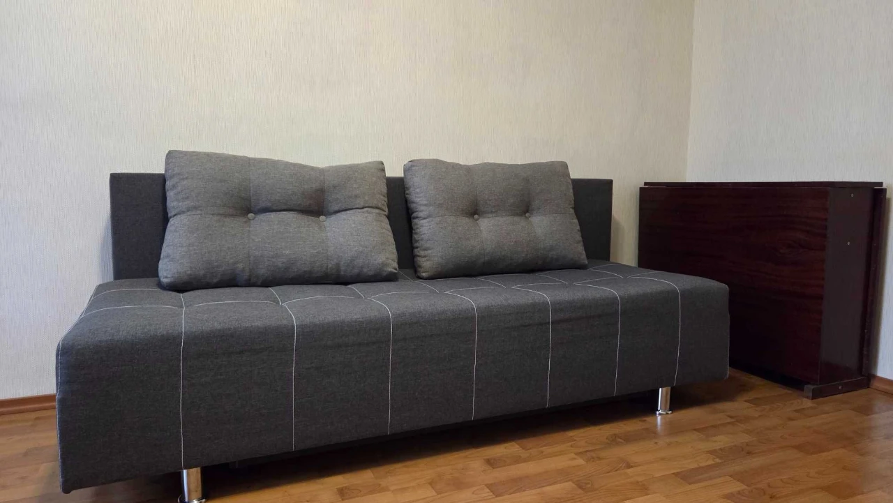 Продаж однокімнатної квартири, вул. Салютна, метро Нивки
