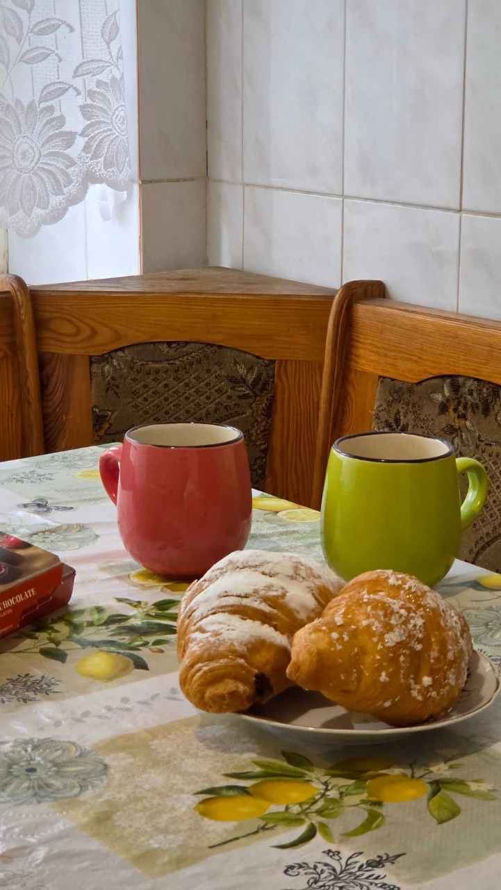 Продаж однокімнатної квартири, вул. Салютна, метро Нивки