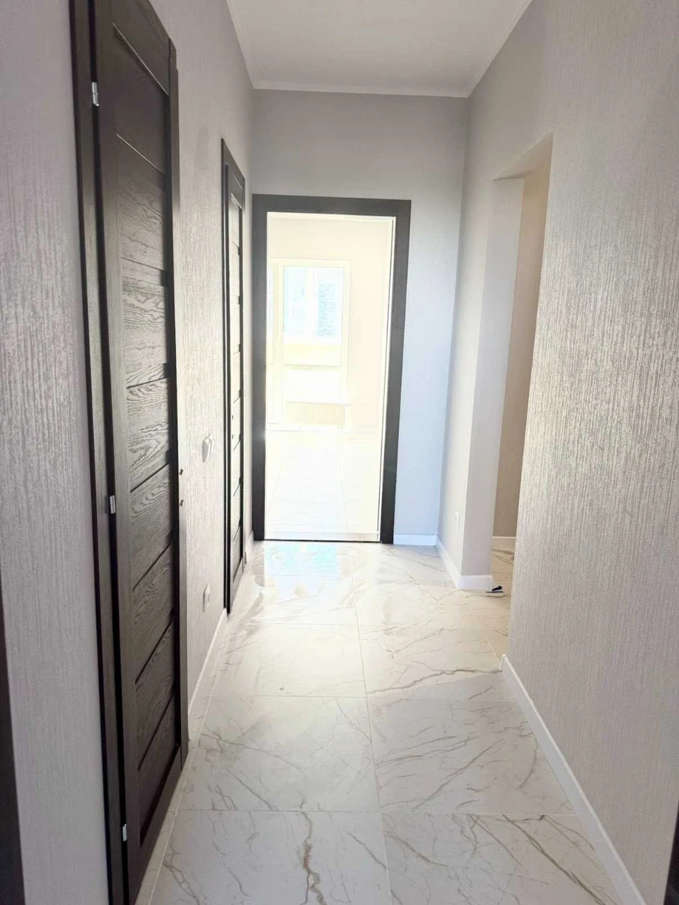 Шикарна 1-кімнатна 53 м² | 3 м стелі | якісний ремонт | здан