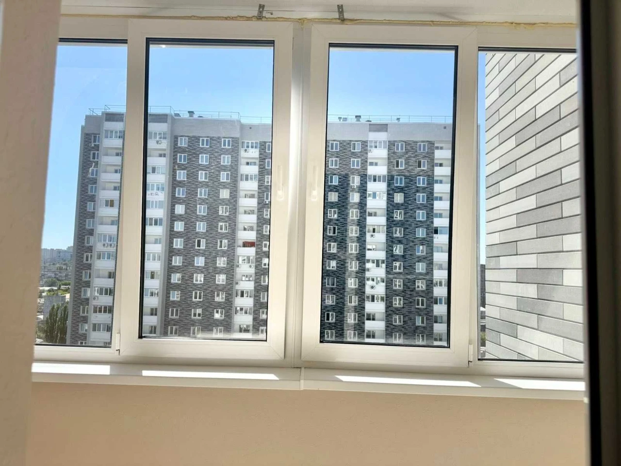 Шикарна 1-кімнатна 53 м² | 3 м стелі | якісний ремонт | здан