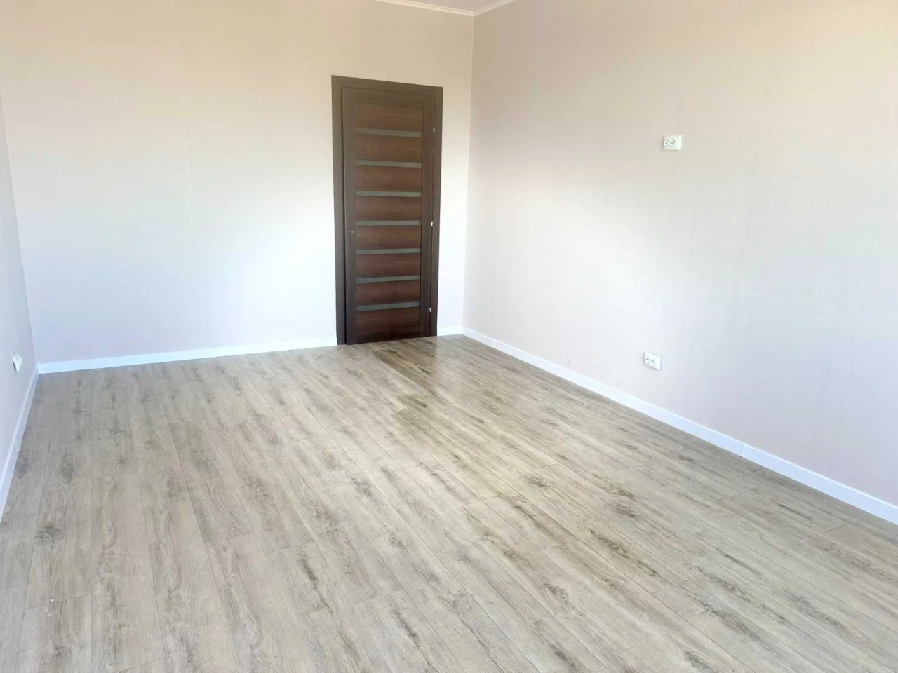 Шикарна 1-кімнатна 53 м² | 3 м стелі | якісний ремонт | здан