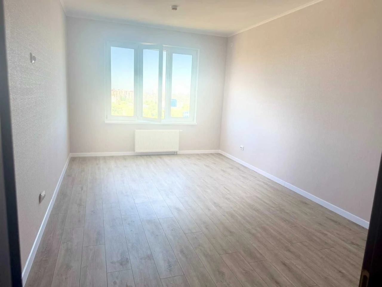 Шикарна 1-кімнатна 53 м² | 3 м стелі | якісний ремонт | здан