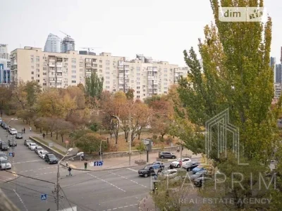 Sale of 1-room apartment 30 sq. m. on Velyka Vasylkivska 122 street