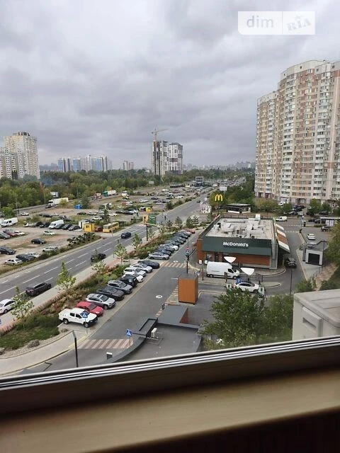 Продаж 3к квартири 93 кв. м на просп. Петра Григоренка 1 • I