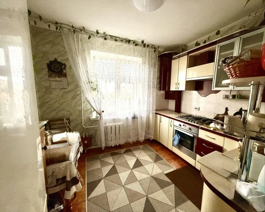 Простора та затишна 3к Виставка. Мінім. офор. 41602