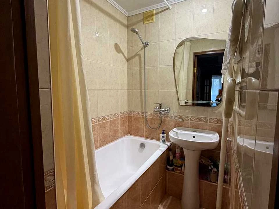 Квартира. Київ, Мілютенка вул.
