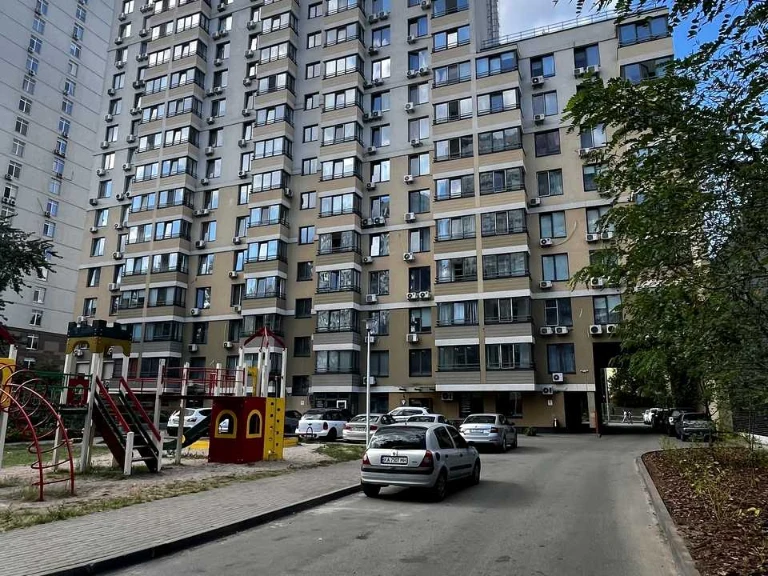 Квартира. Київ, Ованеса Туманяна вул.