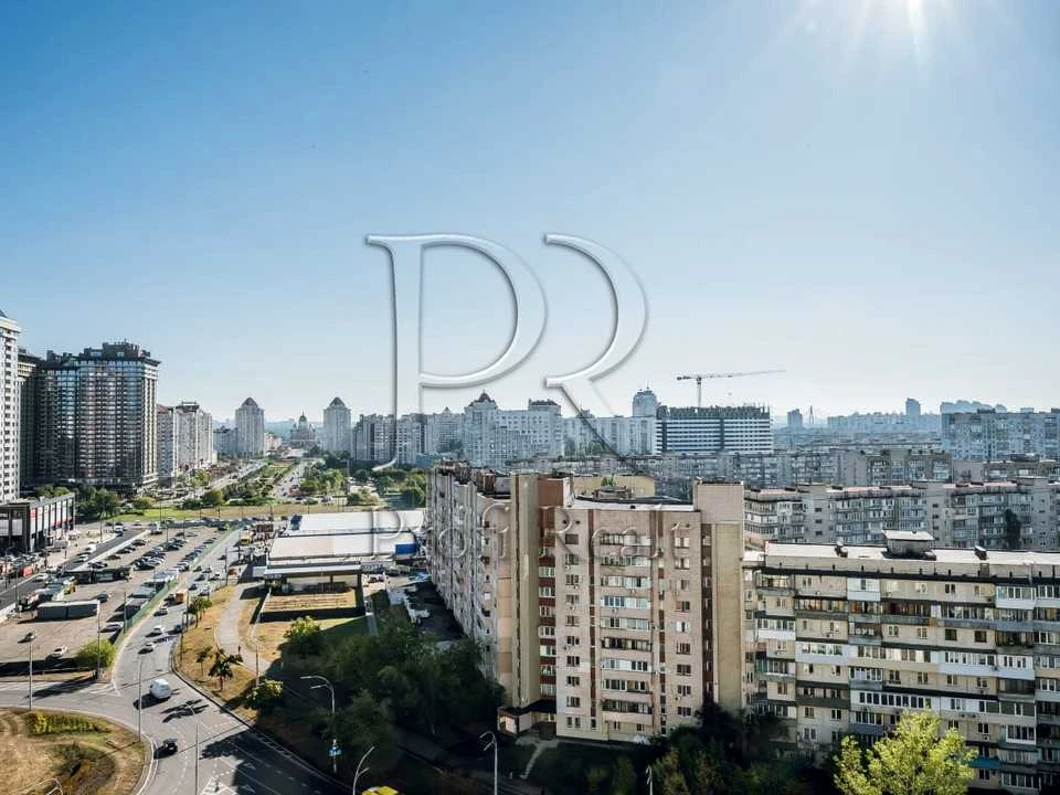 Квартира. Київ, Левка Лук'яненка вул.