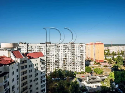 Квартира. Київ, Левка Лук'яненка вул.