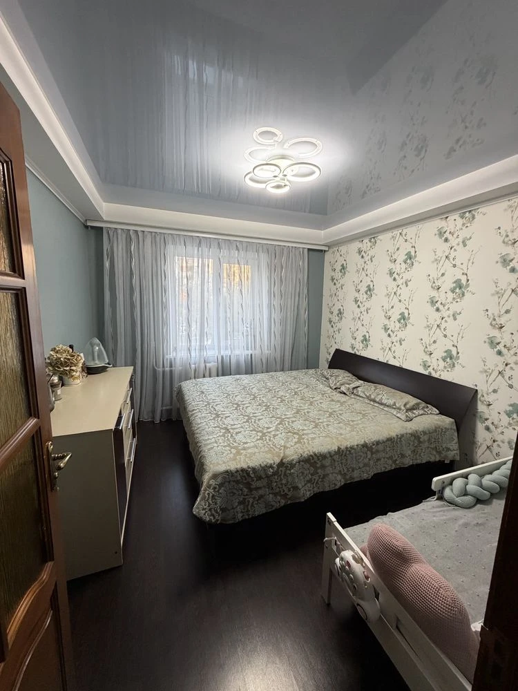 Продаж 2-кімнатної квартири з ремонтом | вул. Мілютенка, 9 |
