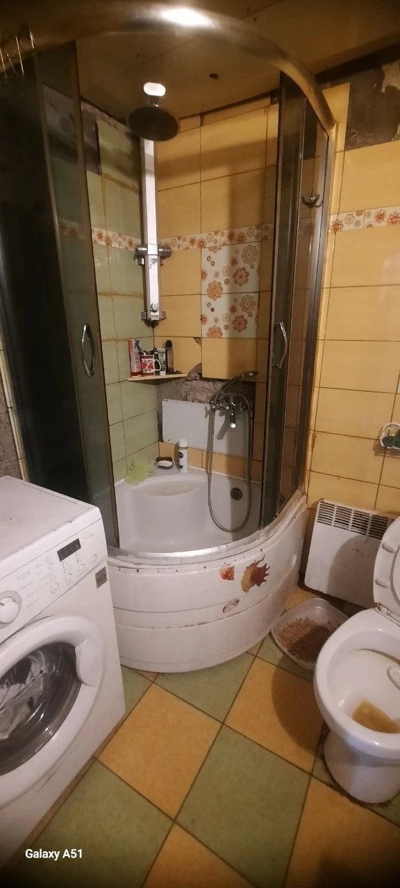 Продам 1к квартиру на Короленка