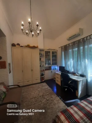 I will sell a cozy cottage on the Right Bank on Vesnina Street.