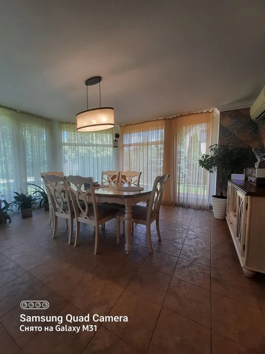I will sell a cozy cottage on the Right Bank on Vesnina Street.
