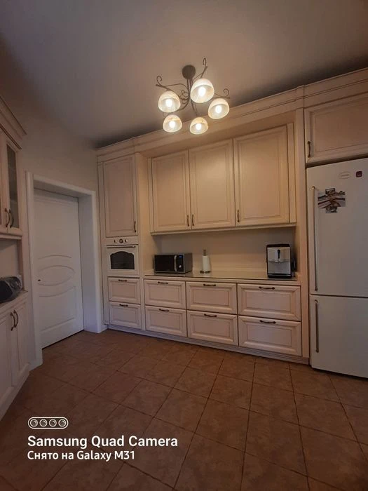 I will sell a cozy cottage on the Right Bank on Vesnina Street.