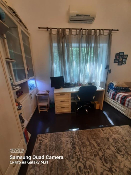 I will sell a cozy cottage on the Right Bank on Vesnina Street.