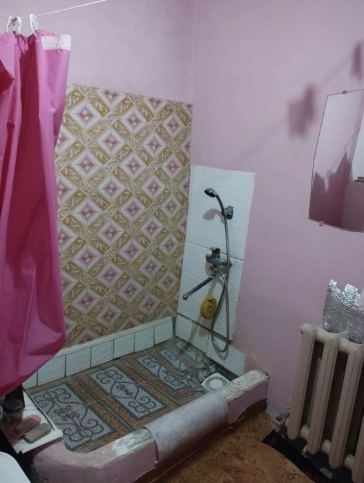 Продам часть дома 15000дол.Торг есть