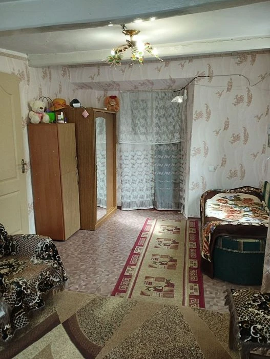 Продам часть дома 15000дол.Торг есть