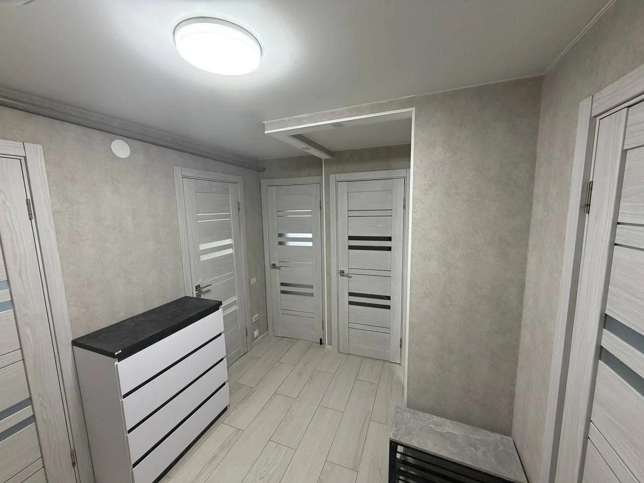 Продаж 2к квартири,  р-н 101ий. Все залишається. Можна зайти