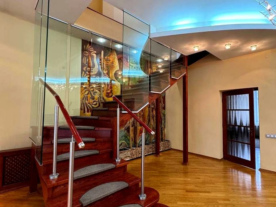 Квартира. Львів, Євгена Коновальця вул.