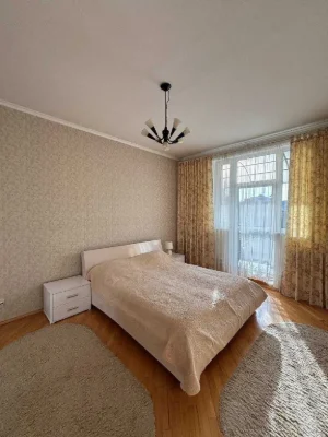 Продається унікальний триповерховий польський особняк!