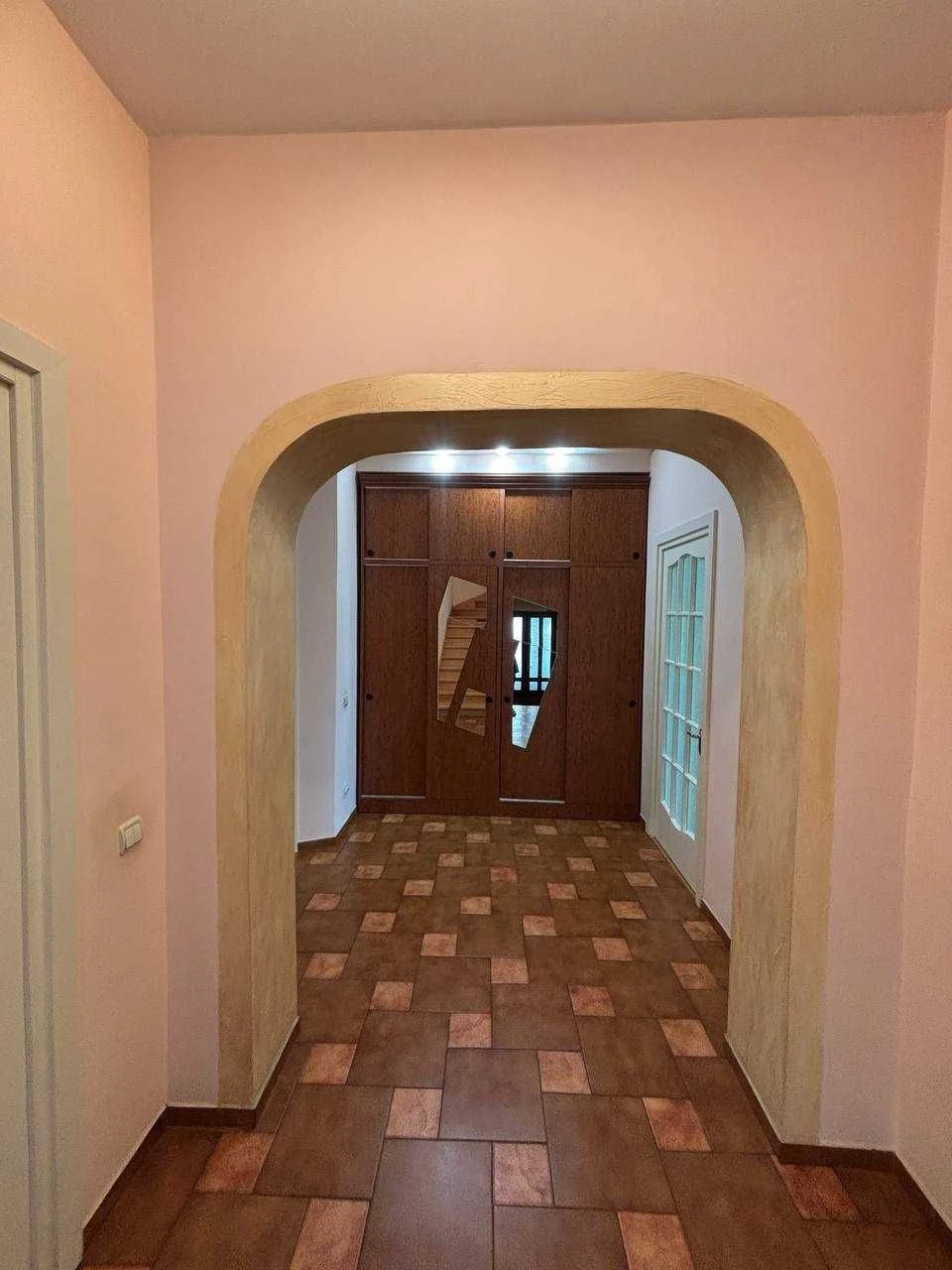 Продається унікальний триповерховий польський особняк!