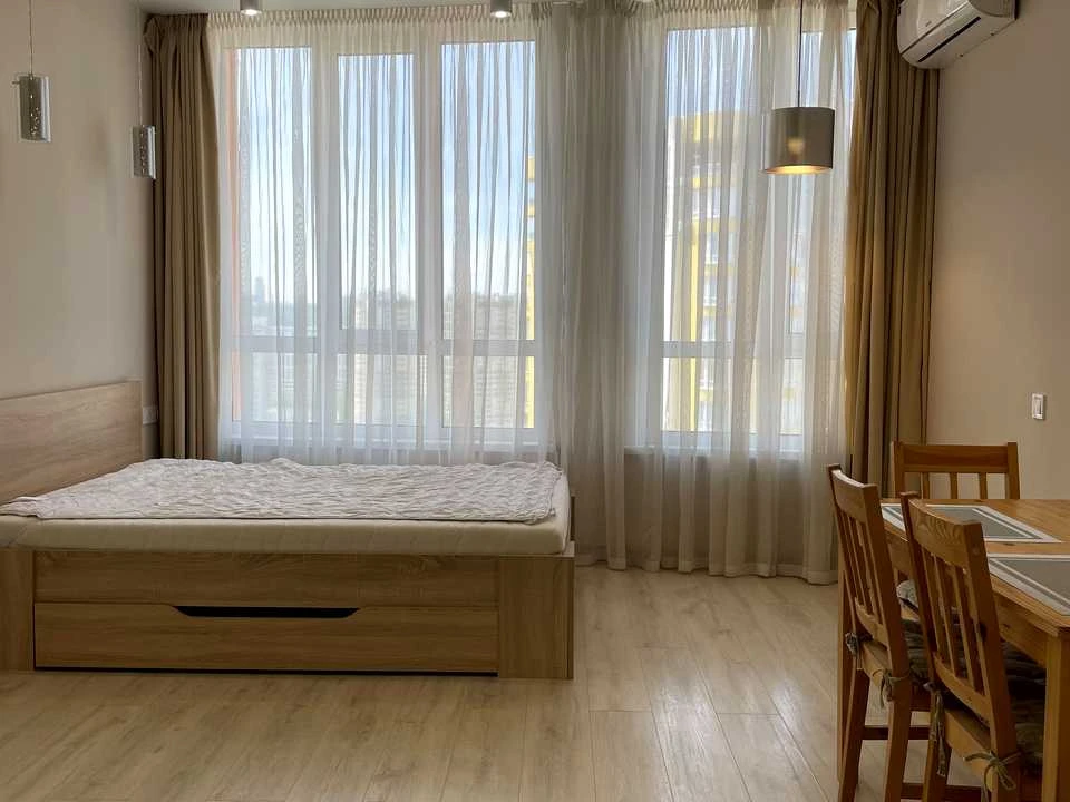 Квартира. Київ, Каховська вул.